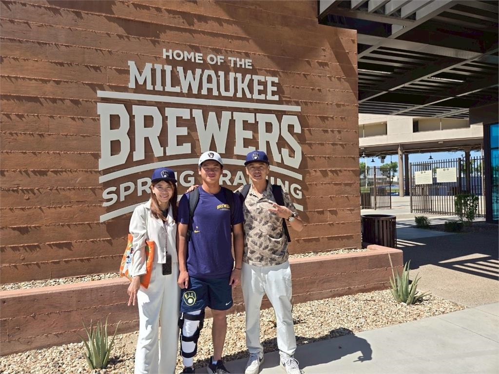 MLB(影)/棒球路大反轉!曾斷棒弄傷膝蓋中職選秀堪憂 他卻「跳」進美職