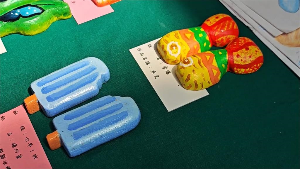桃園創意擲筊大賽吸睛! 冰棒、鳳梨、魷魚變筊杯