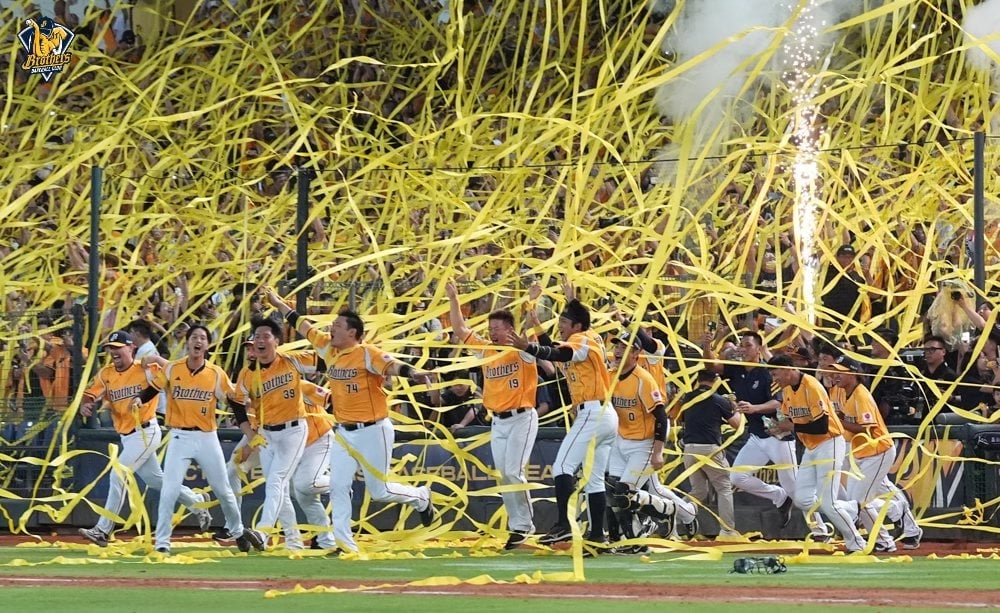 中職／上半季隔空廝殺爭冠白熱化！獅象封王條件看這裡