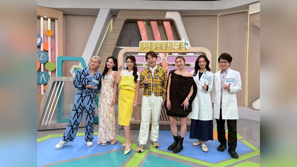 《醫學大聯盟》王思佳夏日崩潰日常!汗水猛攻後腦勺靠「神器」撐全場 《醫學大聯盟》王思佳夏日崩潰日常!汗水猛攻後腦勺靠「神器」撐全場