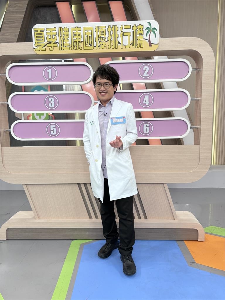 《醫學大聯盟》王思佳夏日崩潰日常!汗水猛攻後腦勺靠「神器」撐全場