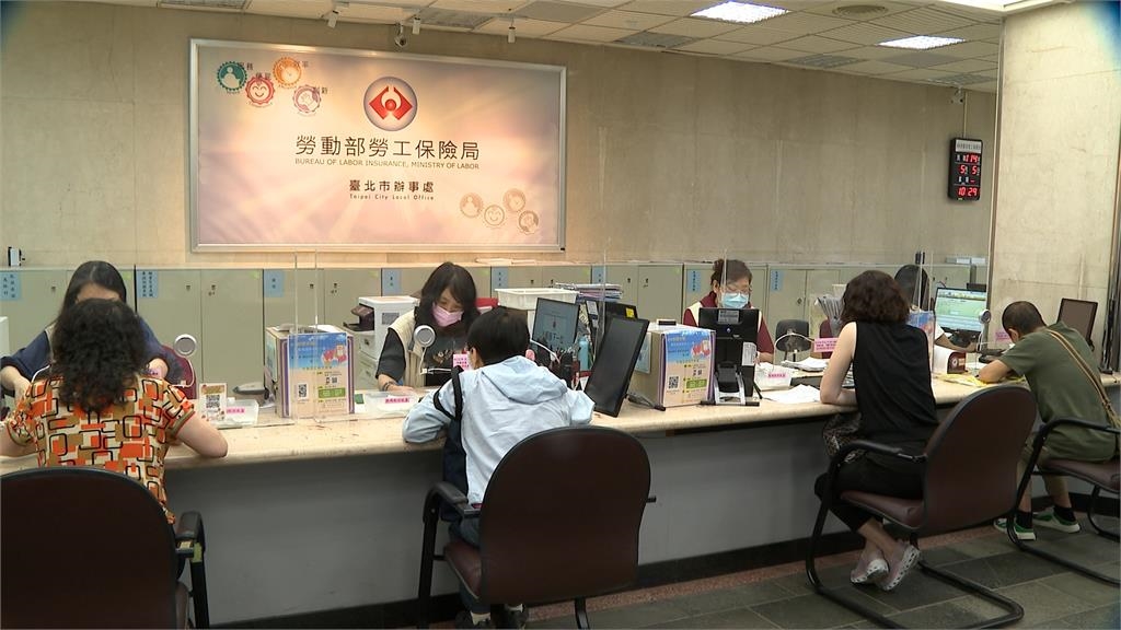 政府一早「6筆津貼」近4萬元接力入帳！勞保局提醒：5年內沒申請充公