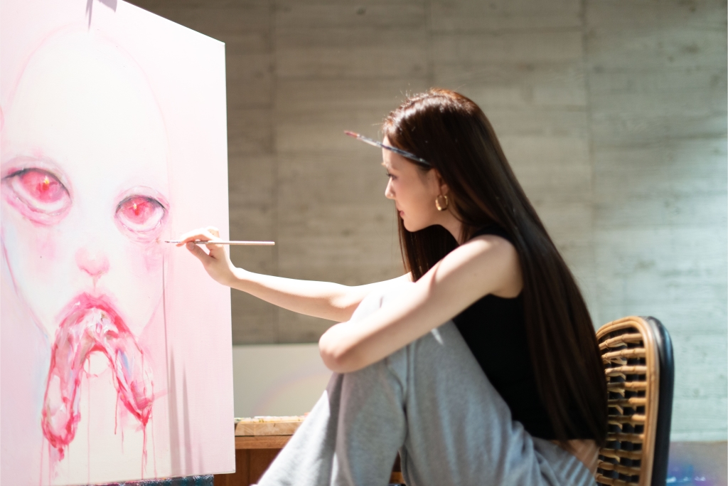 小S二女兒Lily首開畫展 提姨媽大S「最愛作品」感動淚崩