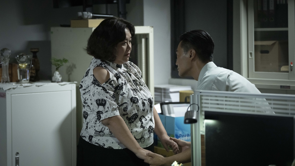 林俊逸「上身全裸」猛遭追打！ 開房間被抓包竟是鍾欣凌爆料