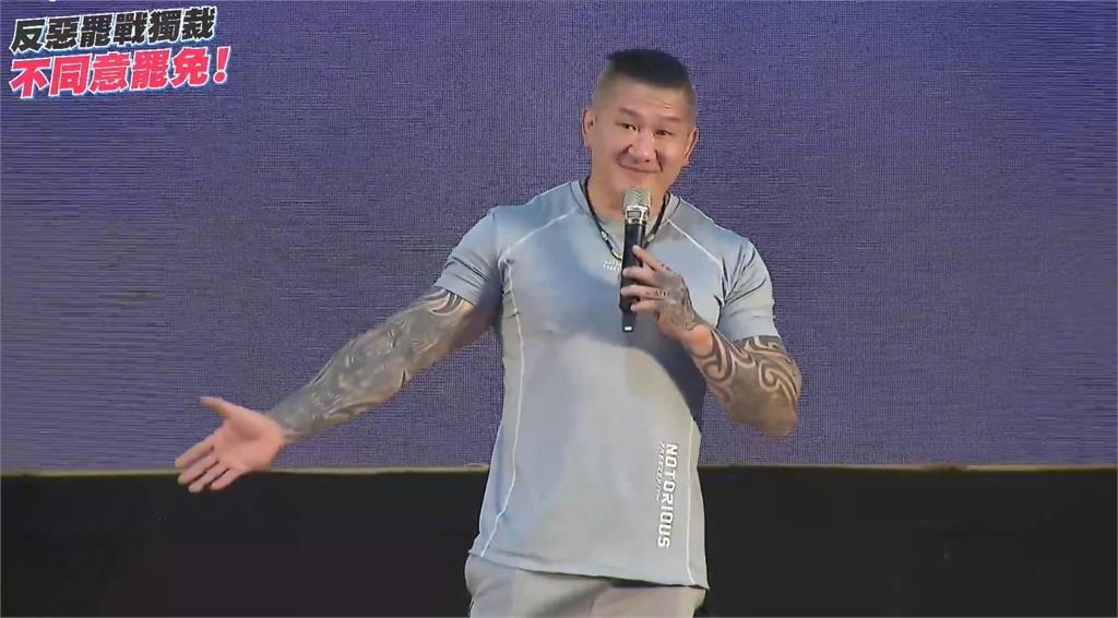 館長大和解傅崐萁喊「誤會他」！網開挖2人昔日恩怨「他暴走開咒S一S」全看傻