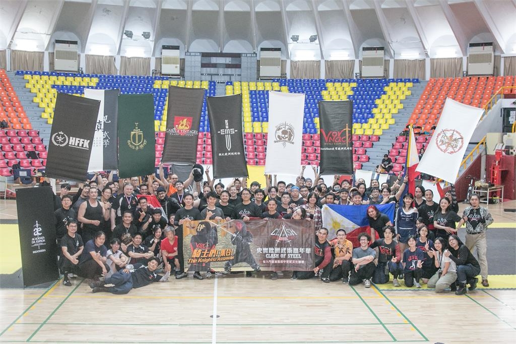 綜合／宛如回到中古世紀玩狼人殺！史實歐洲武術嘉年華選手演繹現代騎士精神