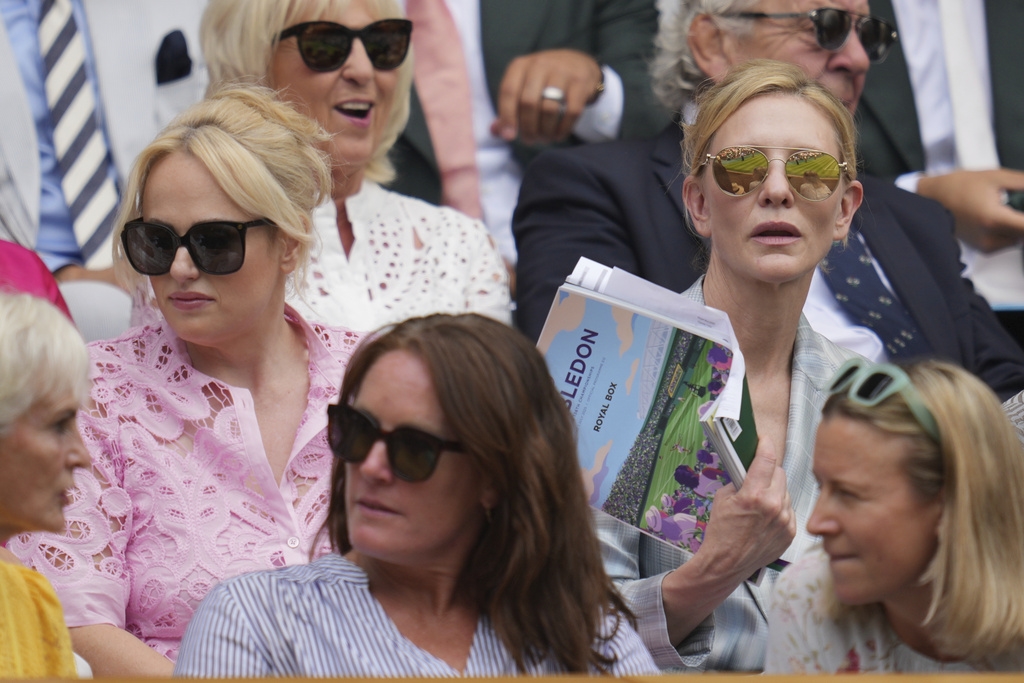 溫網/她不就是魷魚遊戲3的「女版孔劉」?奧斯卡影后不畏高溫也愛溫布頓!