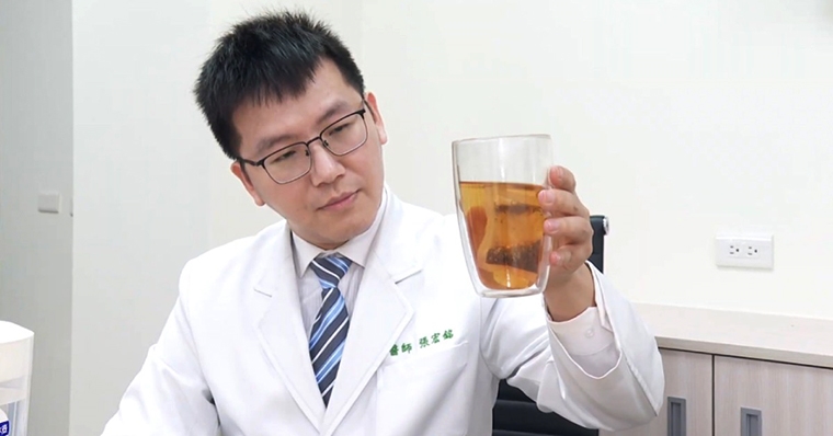 台女瘋「韓國偶像水」瘦身！ 醫示警：不當攝取恐傷胃