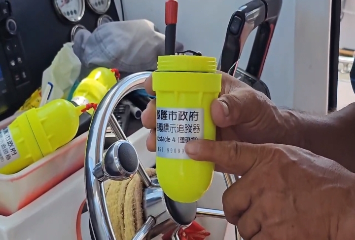 嘉義沿海蚵棚接連被割光 零星棚架飄到基隆外海影響航行