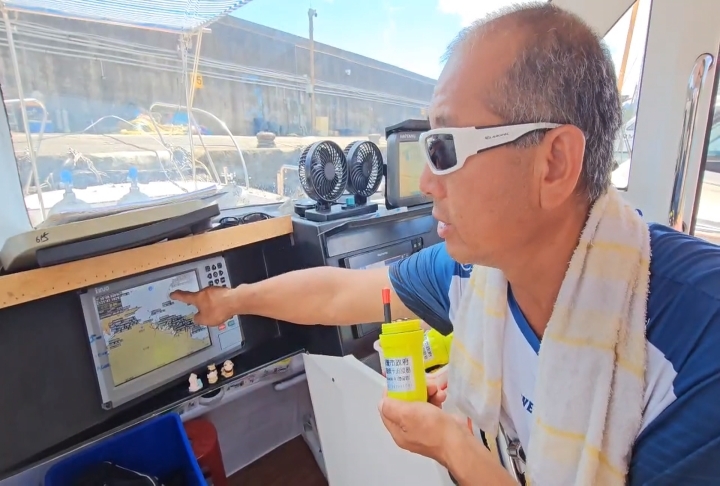 嘉義沿海蚵棚接連被割光 零星棚架飄到基隆外海影響航行
