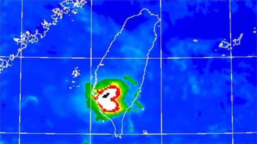南台灣上空「驚見挖空愛心」8千網朝聖！鄭明典曬「超清視角」真相曝光