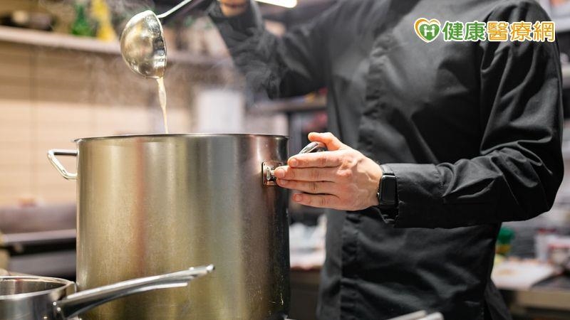 暑期打工慎防職災 陽光基金會呼籲:重視青年職場安全 暑期打工慎防職災 陽光基金會呼籲:重視青年職場安全