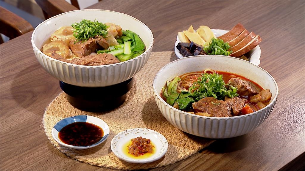 牛肉麵湯底牛肋排小火慢熬36小時 餐廳老闆:從阿公那代開始