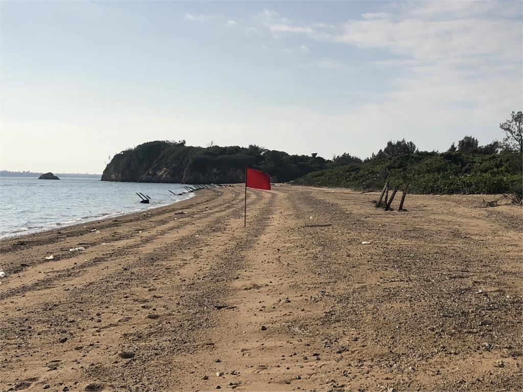 網傳金門岸邊「被插五星旗」引當地人熱議!海巡署揭真相全說了
