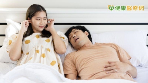 43歲男「睡再久還是累」開車險釀車禍　１治療找回好睡眠