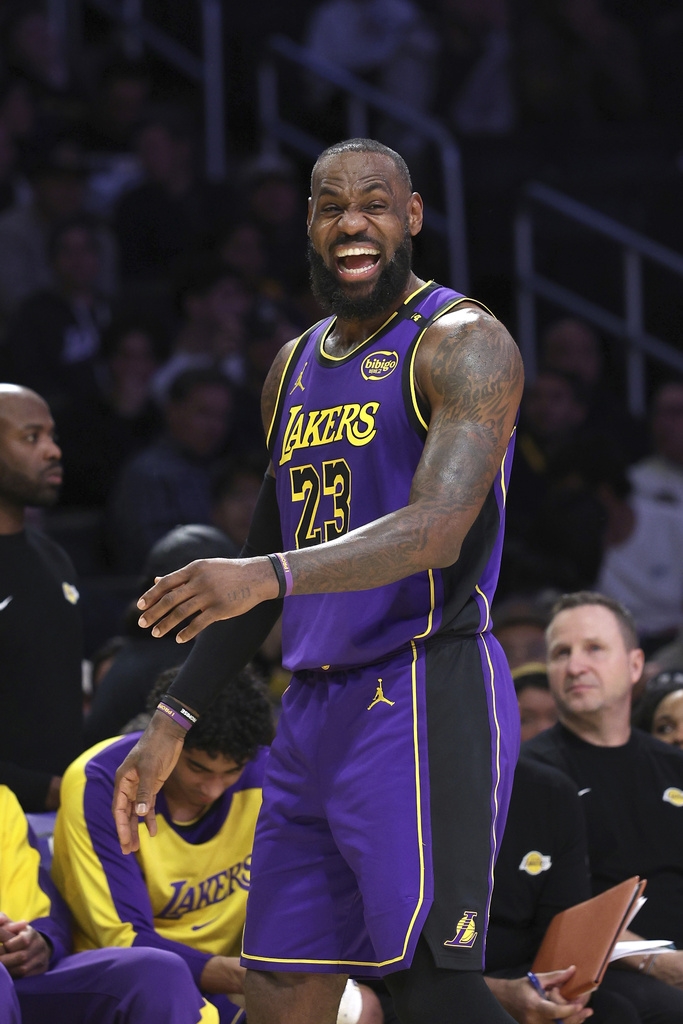 NBA/詹皇有顆驛動的心? 意外出現在騎士球場引人遐思後火速回應