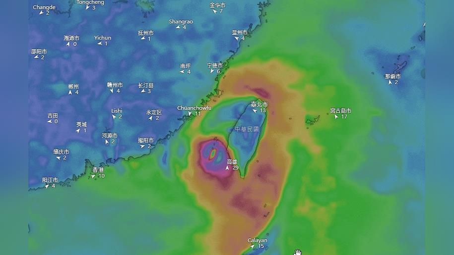丹娜絲持續增強朝台灣逼近！大雨一路向北開炸19縣市　3縣市「下到發紅」
