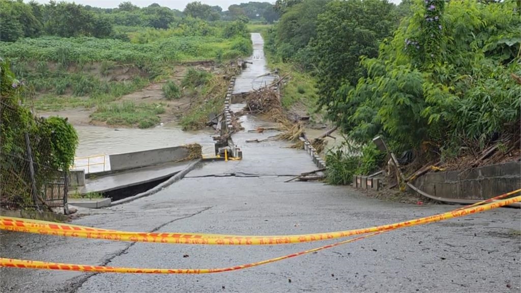 快新聞/災情傳出!丹娜絲帶來大雨 嘉義太保「這座橋」被沖垮