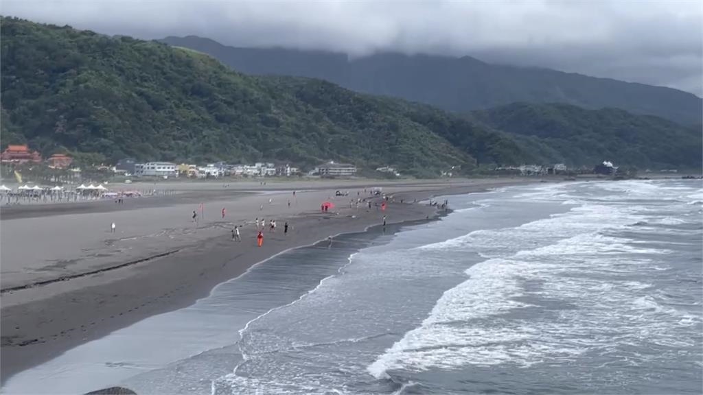 丹娜絲暴風圈觸陸！　基隆宣布海域管禁、海巡拉封鎖線