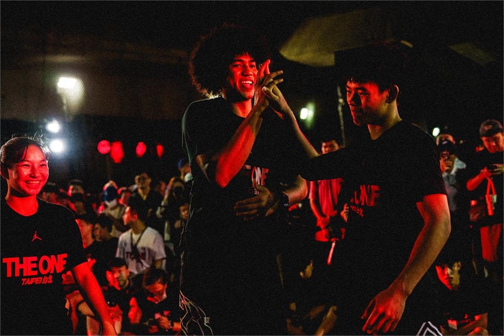 HBL/少年單打之王!「南湖幸宇勝稱王、北一彭郁榛封后」前進北京挑戰世界列強