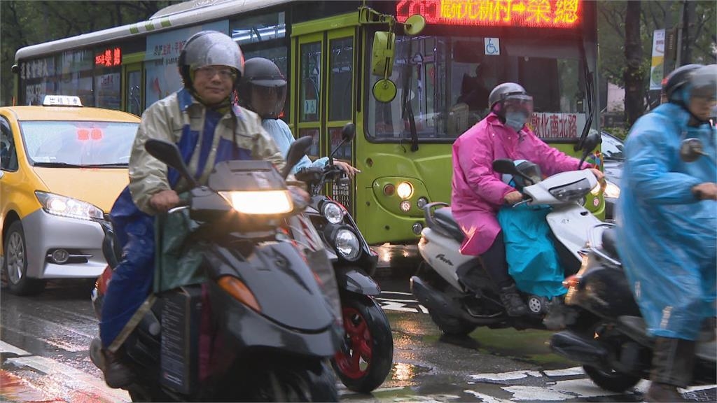 丹娜絲餘威不滅！6縣市大雨特報　一路下到晚上