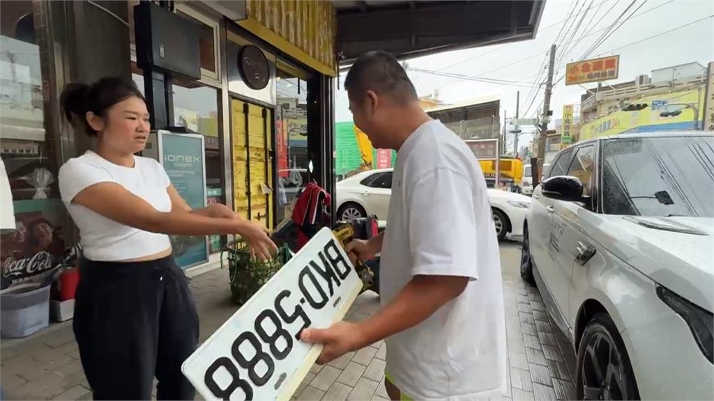 鹿港大雨狂淹數百人苦等「倒垃圾」 民眾:史詩級災難巨片