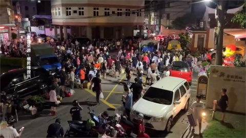 鹿港大雨狂淹數百人苦等「倒垃圾」　民眾：史詩級災難巨片