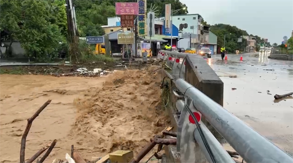 快新聞/豪雨特報持續! 台東大武、達仁今停班停課
