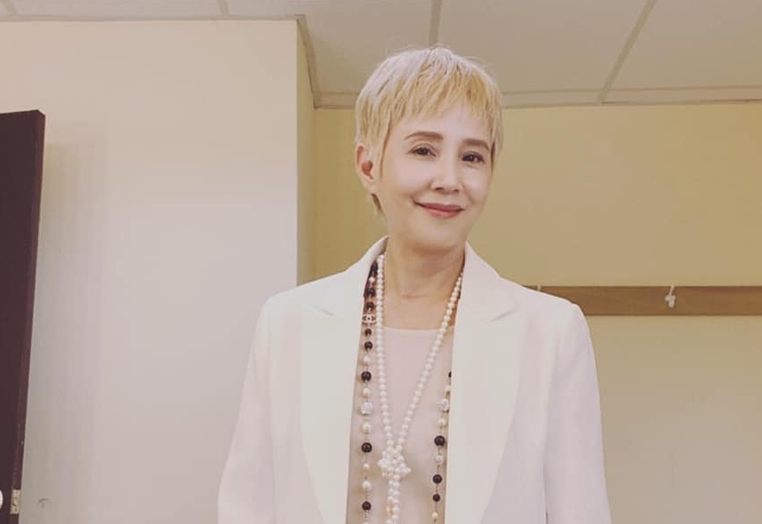 演藝圈第一槍!李明依表態喊「不同意罷免」過往爭議言論全被挖