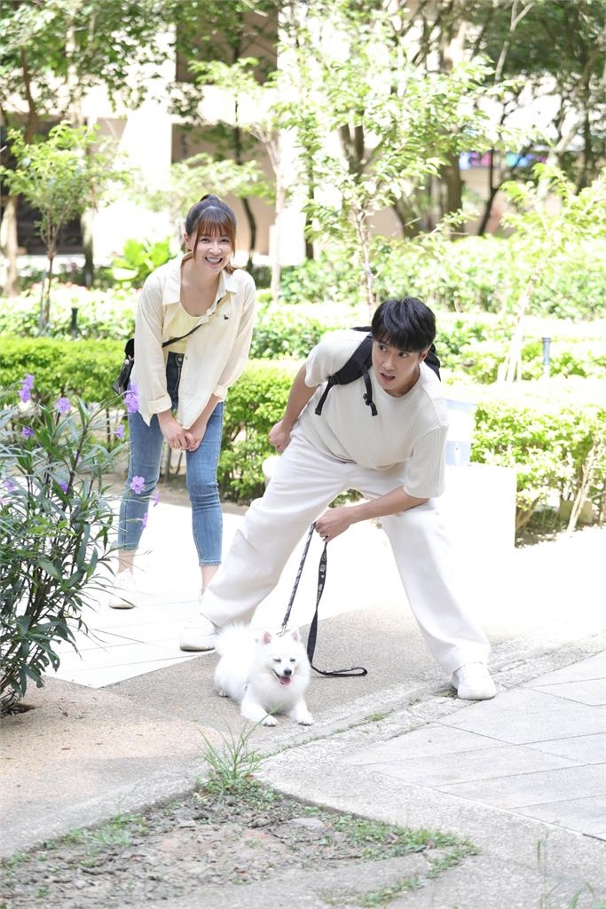 《好運來》CP開外掛!洪浩竣「狗系男友」初登場狂搞事!謝京穎「笑到喉嚨痛」