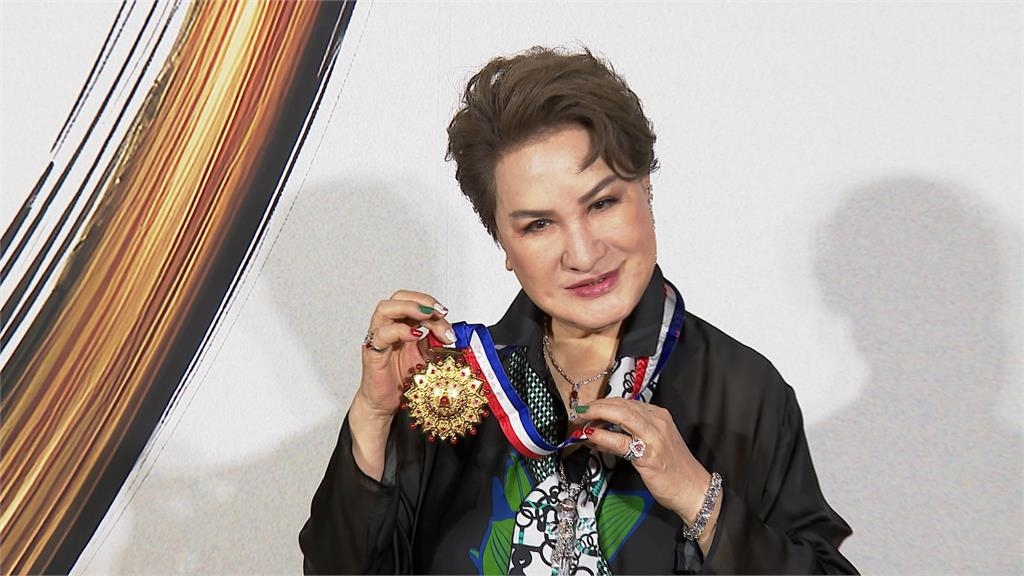 吳晟、傅明光及楊麗花 獲頒行政院文化獎章