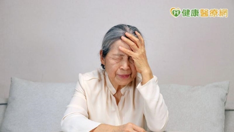 記憶力變差是老化還是失智症前兆?醫:「這些狀況」可能是失智症