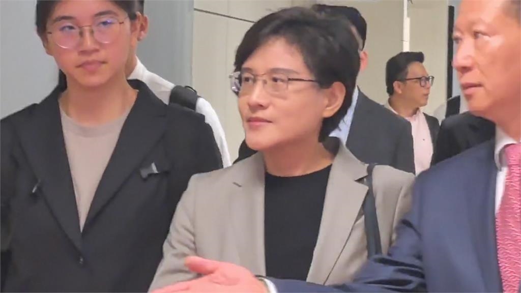 鄭麗君返抵桃園機場　被問「關稅談判」反應曝光了