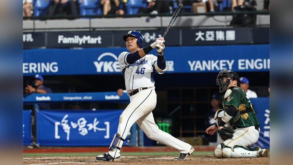 中職(影)／「力量人」范國宸一棒炸裂生涯首發再見轟！率富邦擊沉台鋼