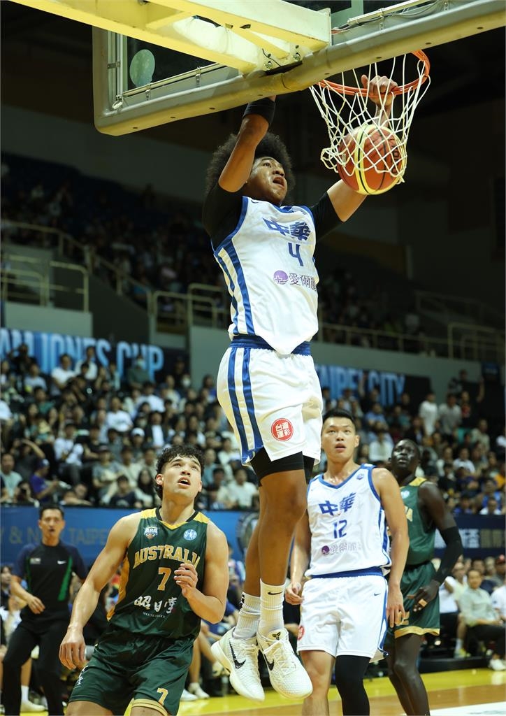 籃球/賀家兄弟上演灌籃秀率隊大勝澳洲34分!總教練圖齊大讚:「這一方面」執行很好