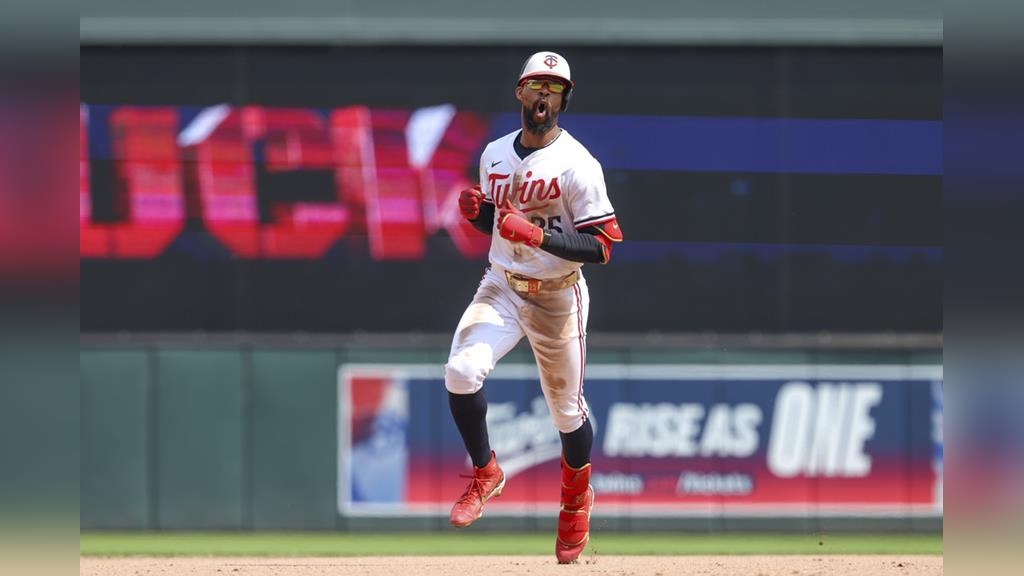 MLB(影)／「黑鱒魚」搖頭娃娃日打擊大爆發！巴克斯頓生涯首度完全打擊