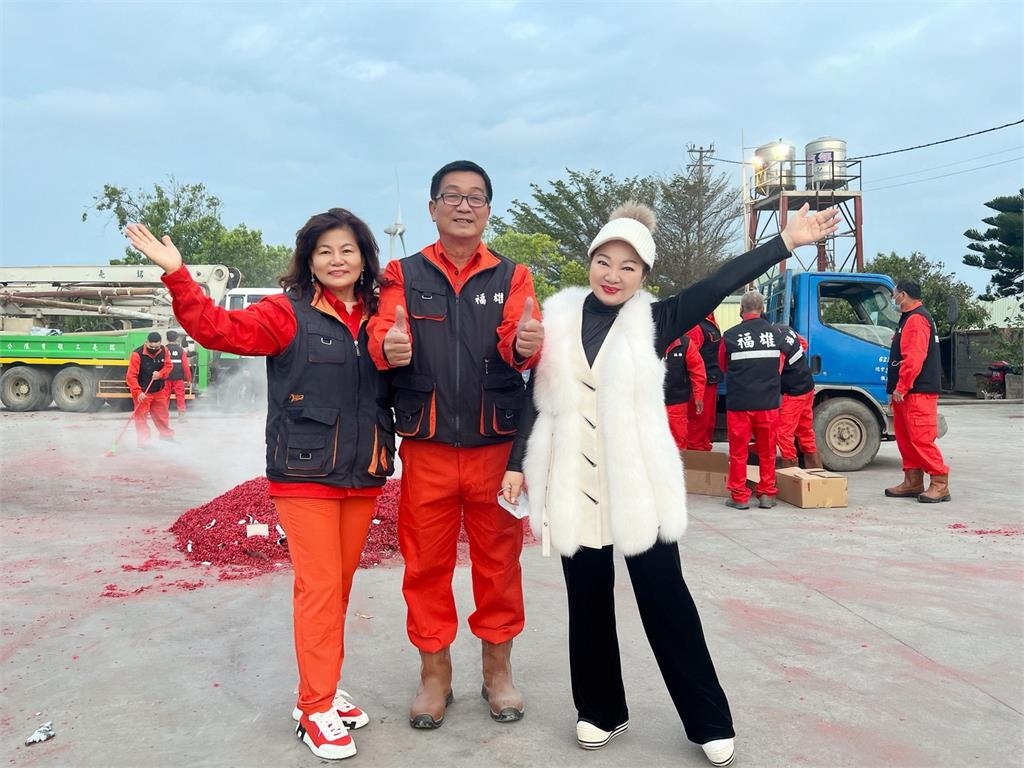 拋磚引玉！白冰冰力讚工程董事長劉亦亮熱心助災