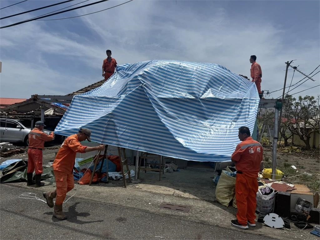 拋磚引玉！白冰冰力讚工程董事長劉亦亮熱心助災