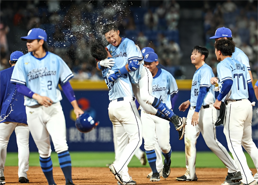 中職(影)／李宗賢奪MVP釋放壓力爆哭　太太溫馨送「鼓勵紙條」成最大助力