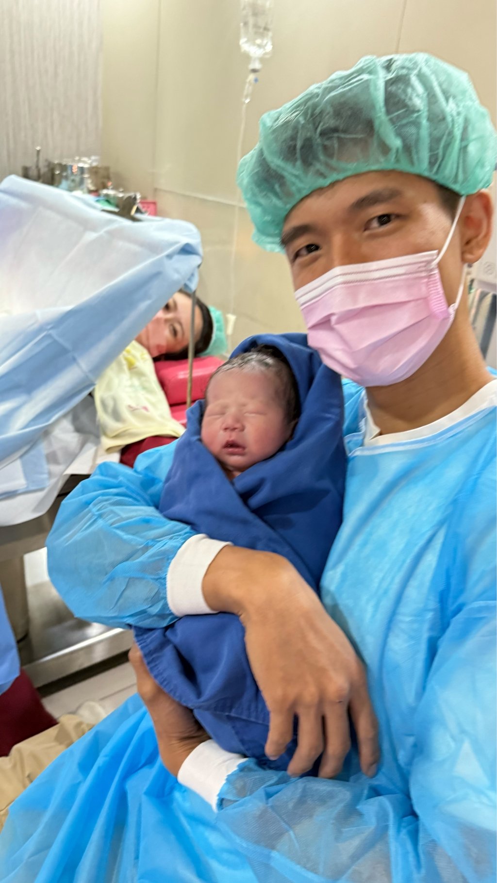 恭喜蔡允潔生二胎了!剖腹產「僅花5分鐘」平安誕下兒子「小福寶」