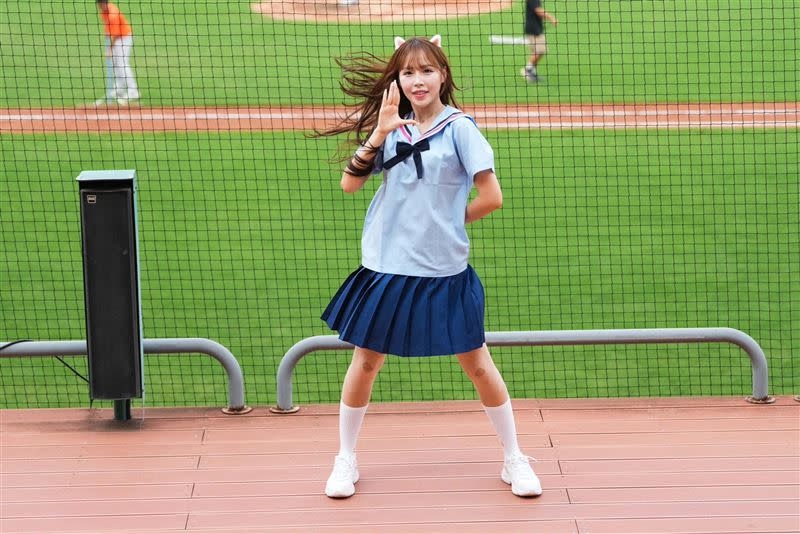 韓星掀起小藍藍制服潮!Winter、Karina穿上「全台最美制服」迷倒粉絲