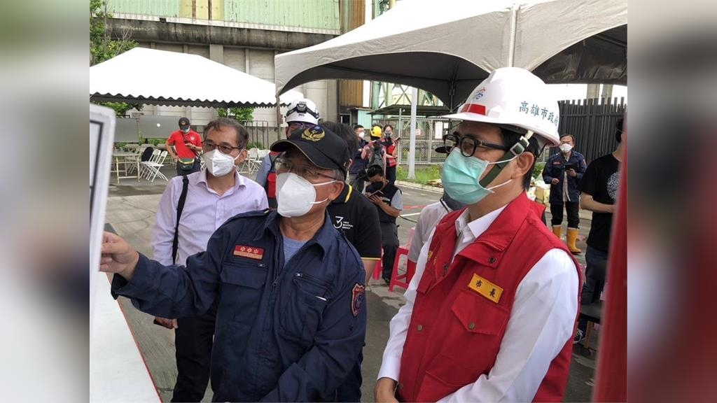 鋰電池廠火勢撲滅！高雄主力消防部隊中午撤離　留守部分人力監控