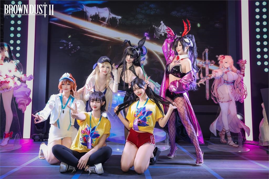 南韓Coser大尺度「敬業狂搶鏡」 高人氣遭中國同行「忌妒檢舉」離場