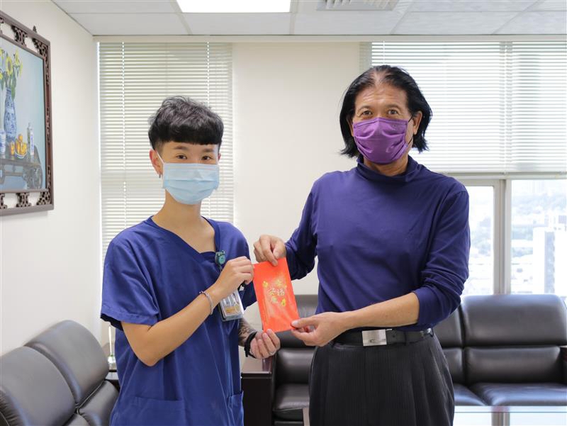 苗栗女病患情失控持剪刀企圖攻擊 護理師3秒制伏化解危機