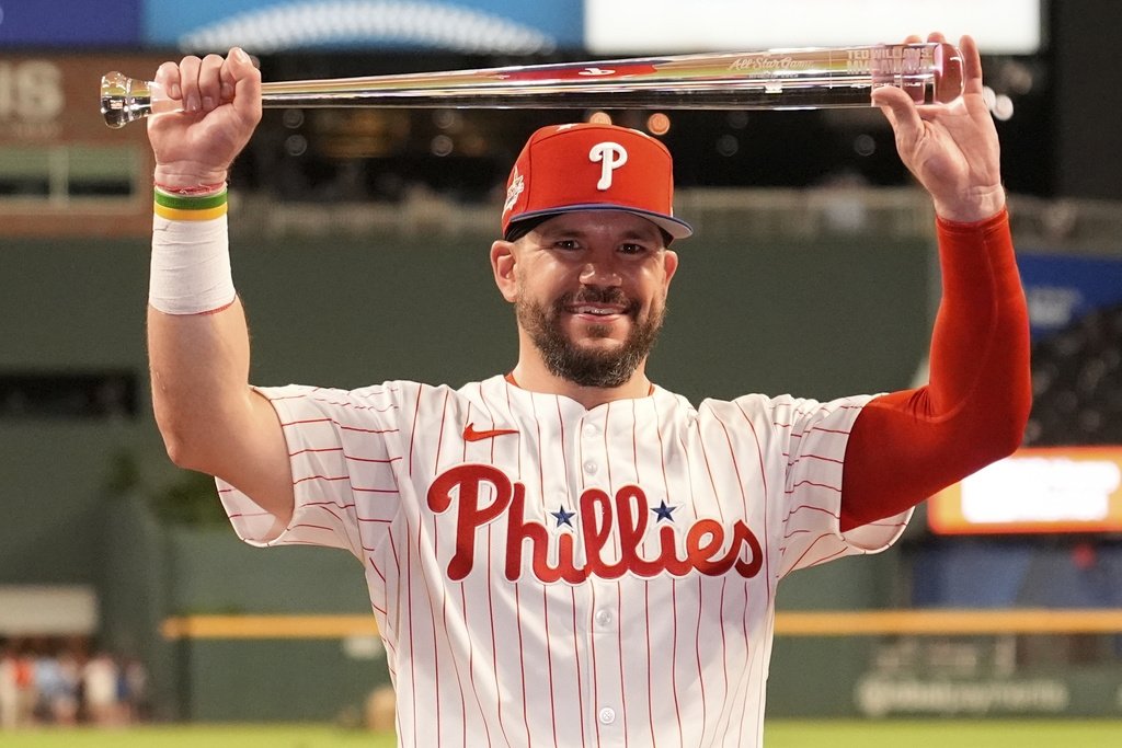 MLB(影)/三轟封神不忘初心!費城人重砲史瓦伯為國聯奪勝、也為社區點燈