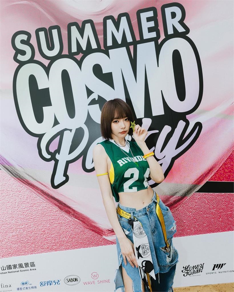 「真人版娜美」林明禎現蹤台灣!辣穿極短衣「炸出黃色Bra」SSR身材全被看