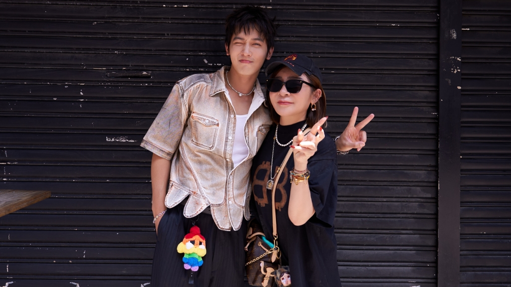 王彩樺力挺乾兒子發片！ 小樂吳思賢「裸上身」拍封面 精壯身材全露出