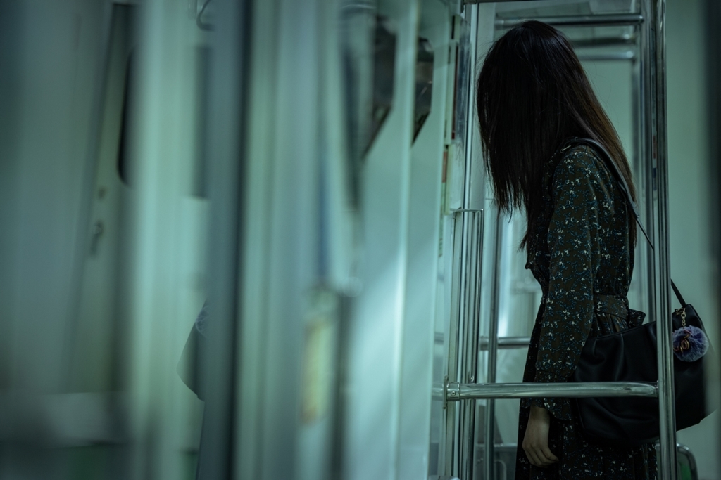 車站變成鬼！《地嚇鐵》釜山首映口碑爆棚　《破墓》導演高度肯定