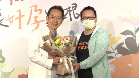 歷經五次試管失敗 34歲女調整子宮菌相成功產子