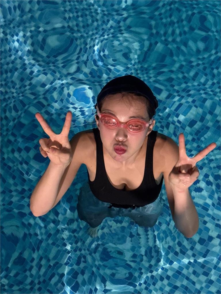 李多慧甜喊「猜猜我在哪」狂洩上帝視角!「巨無霸海溝」21萬人全坐不住